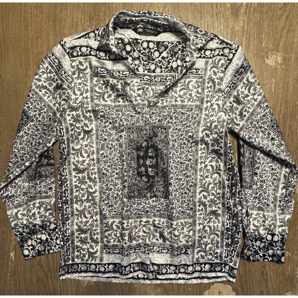 Zara Black White 3 Button Long Sleeve Top Shirt XS Boarder Floral Bandana Print